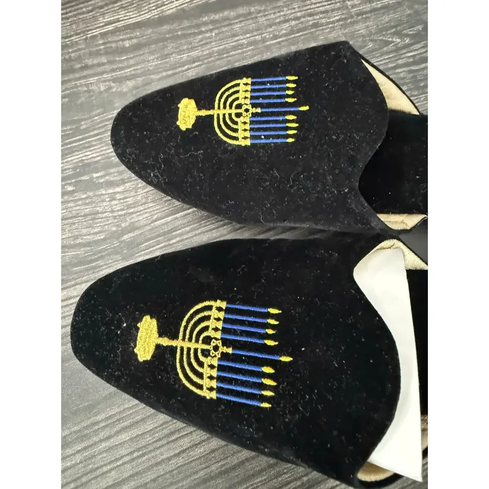 NWOT Bloomingdale's At Home Menorah Design Slippers Sz. 9 - Picture 5 of 7